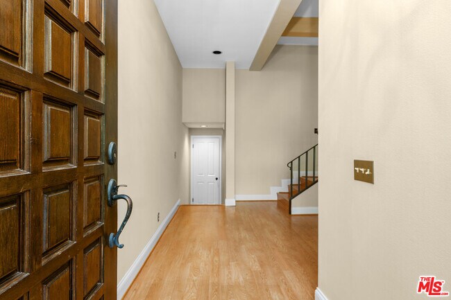 Foto del edificio - 1561 Palisades Dr