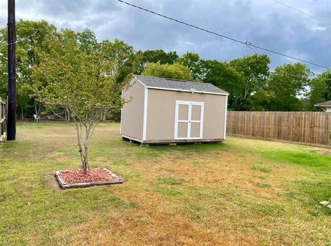 Building Photo - 2022 Austin St