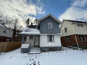 Building Photo - 605 N 6th St