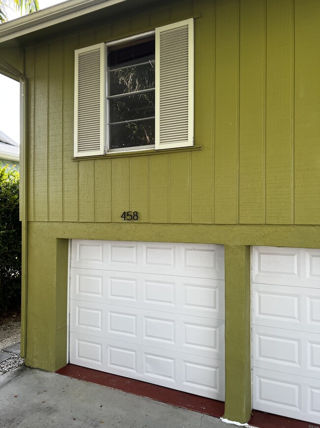 Building Photo - 458 Capri Ct
