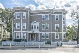 Building Photo - 1590 Cambridge St