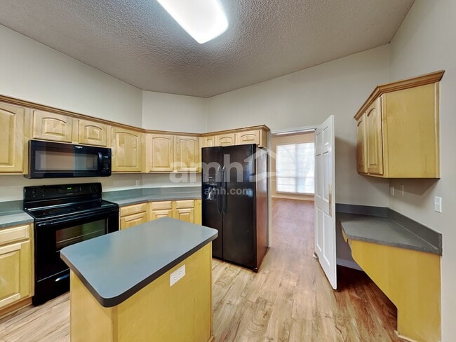 Foto del edificio - 5530 Alexis Forest Ln