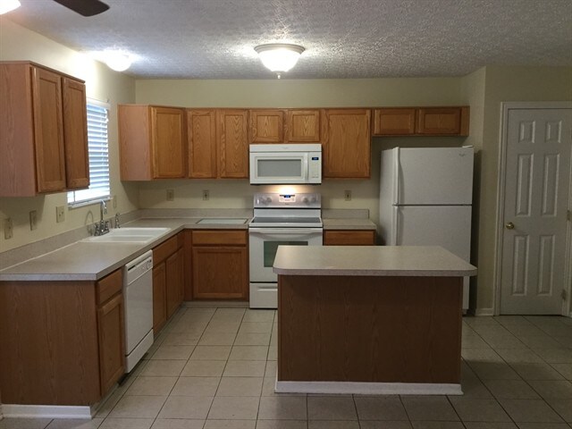 Building Photo - 7776 Cheriton Cir