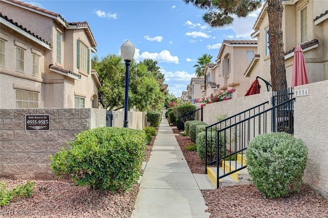 Building Photo - 9559 Belle Reserve St
