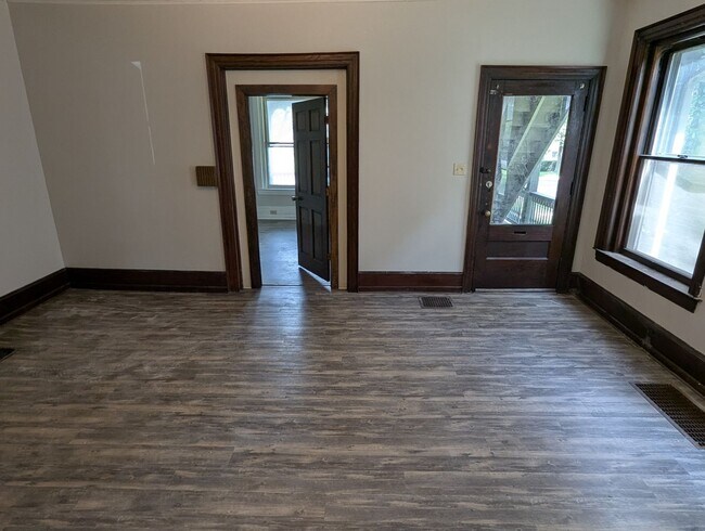 Foto del edificio - 755-757  W. Third Street