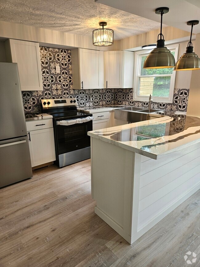 Building Photo - 453 Cobblestone Ave NE