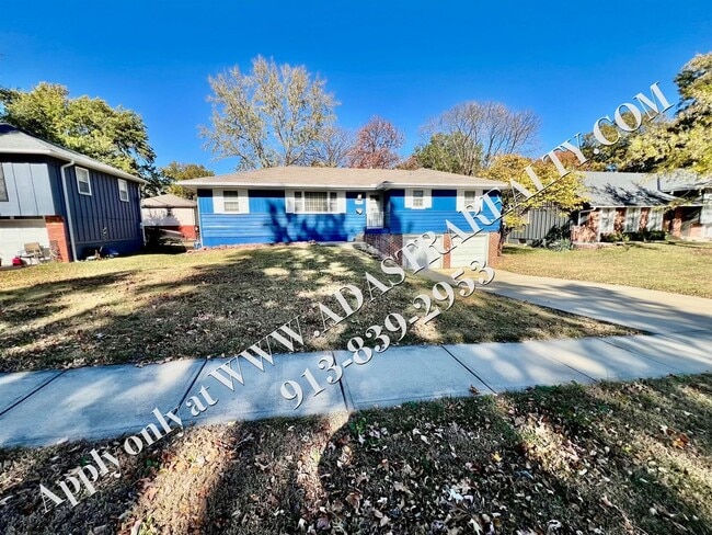 Building Photo - Great 3 Bed 2.5 Bath Raised Ranch in Shawn...