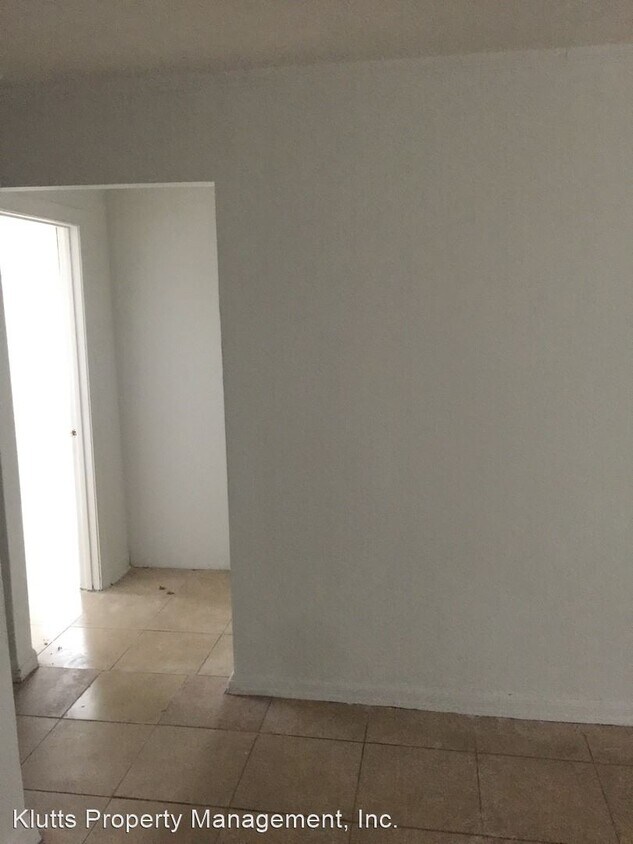 Foto del edificio - 3 br, 1 bath House - 2109 Double Oaks Road