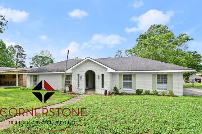 Building Photo - 4 Bed / 2 Bath | $2,000/mo | Move-in Ready