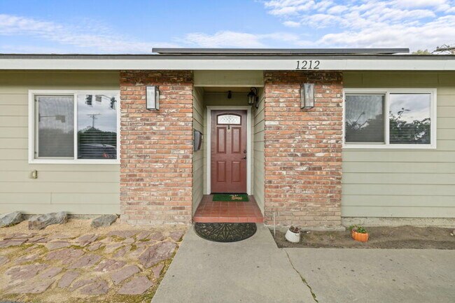 Foto del edificio - 1212 S Demaree St