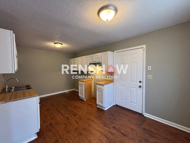 Building Photo - 4450 Arnold Cove