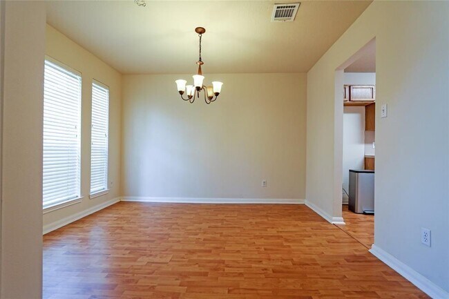 Building Photo - 10439 N Fallen Bough Dr