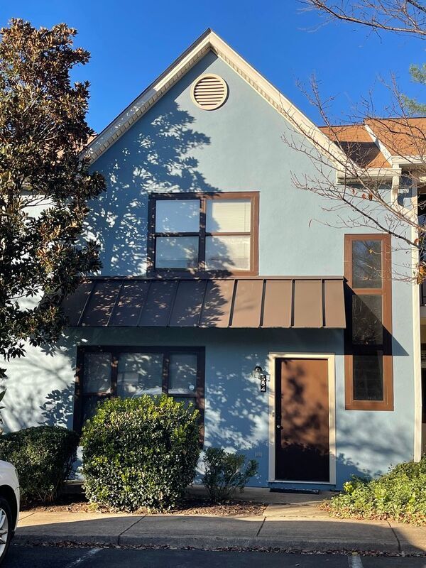 Foto del edificio - 584 Pebblecreek Ct