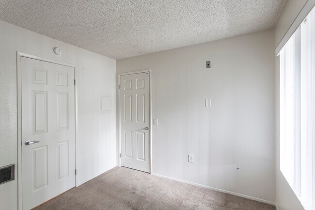 1 BR, 1 BA - 540 SF - Xav Summerfield Villas