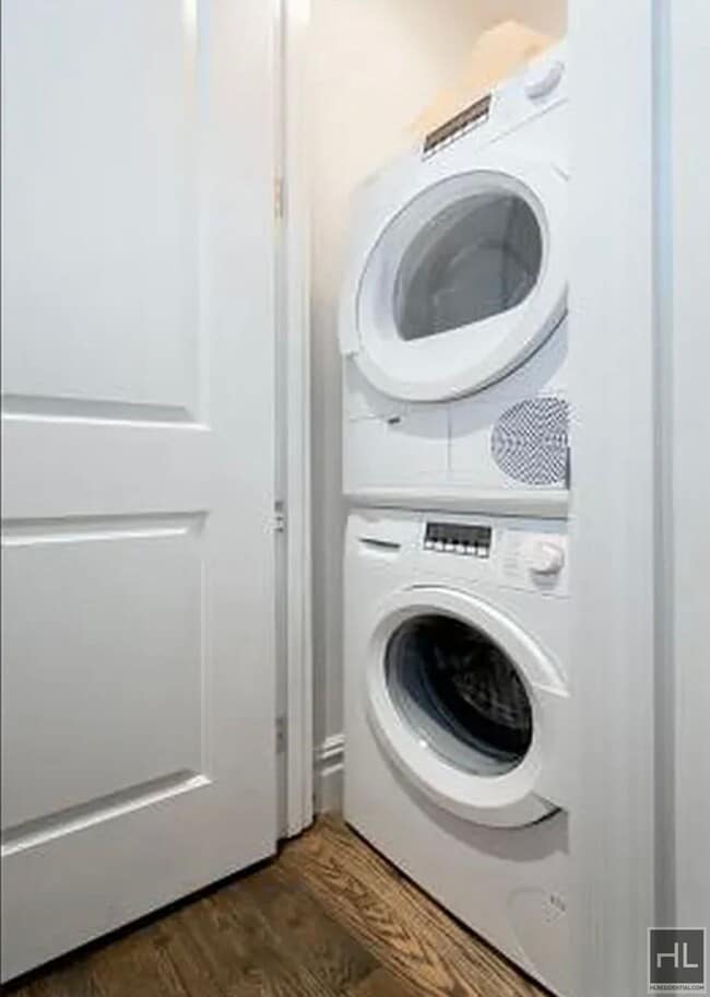 Building Photo - Spacious 1 bedroom 2 AVENUE