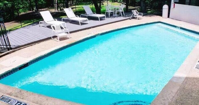 Foto del edificio - 7610 Skillman St