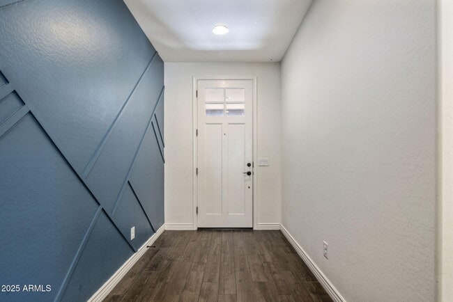 Building Photo - 4352 S Intensity