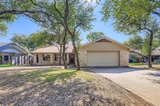 Building Photo - 10703 Oak View Dr