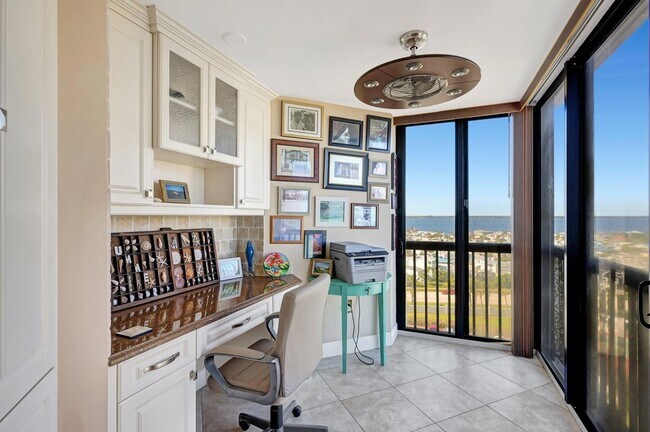 Foto del edificio - 10680 S Ocean Dr
