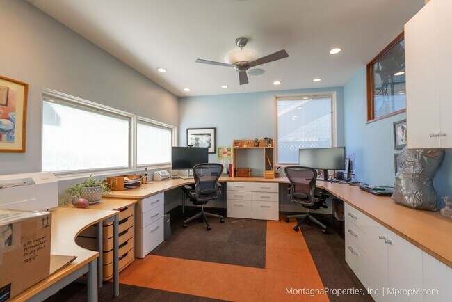 Foto del edificio - Custom Silicon Valley Modern Dream Home Av...