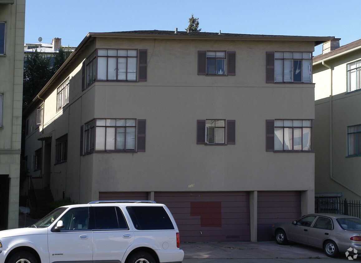Building Photo - 2320 Park Blvd