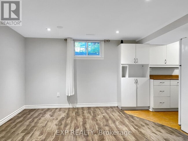 Photo du bâtiment - 66 Walter Ave