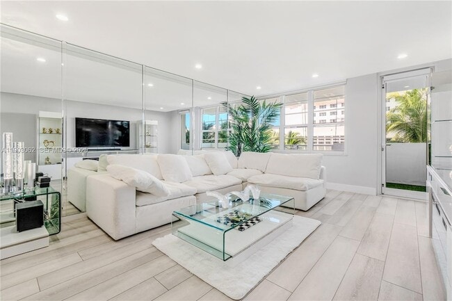 Photo - 100 Lincoln Rd Apartment