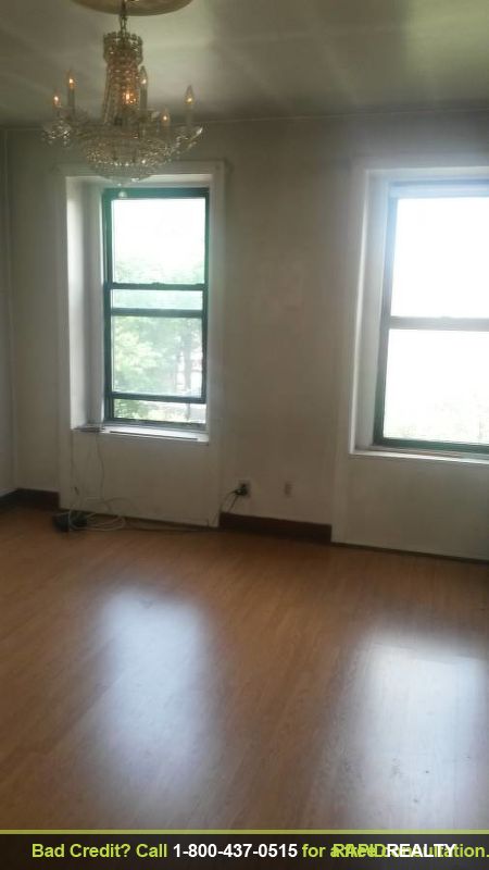 Primary Photo - 670 Greene Ave