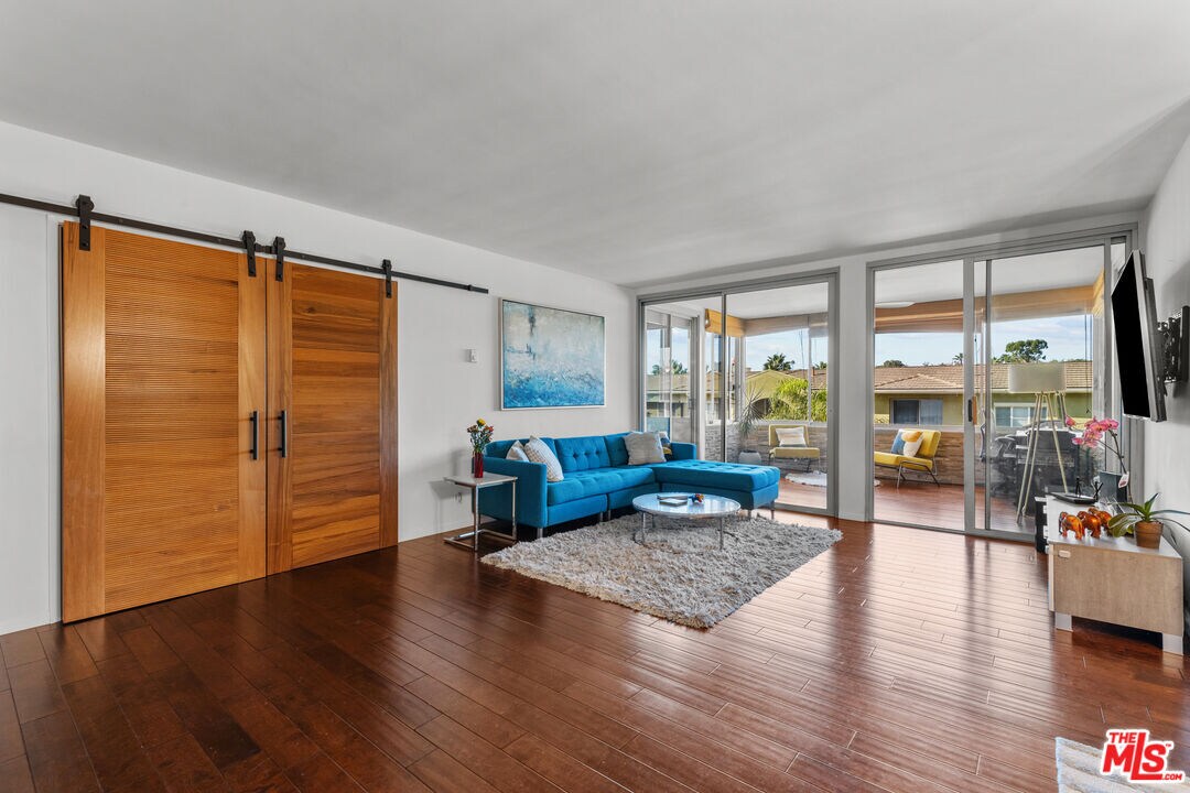Foto principal - 8701 Delgany Ave