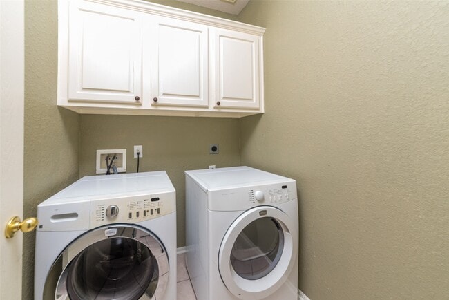 Building Photo - 8406 Manassas Ln