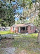 Building Photo - 748 Lakehurst St