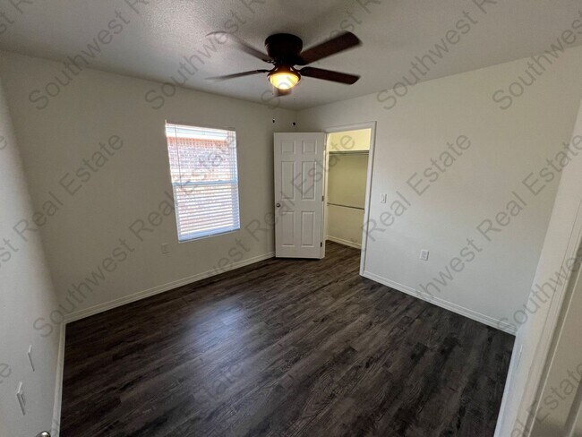 Foto del edificio - 2125 Bobwhite Ct