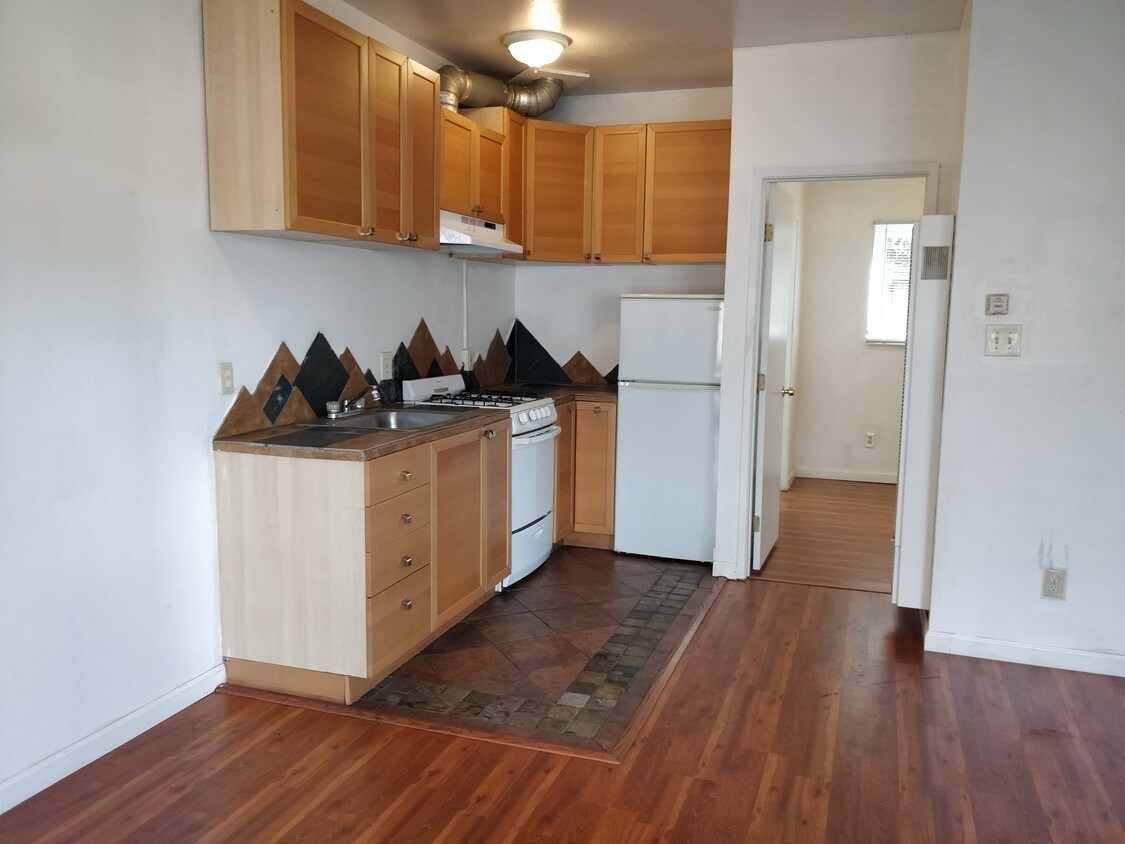 Primary Photo - 6114 Shattuck Ave