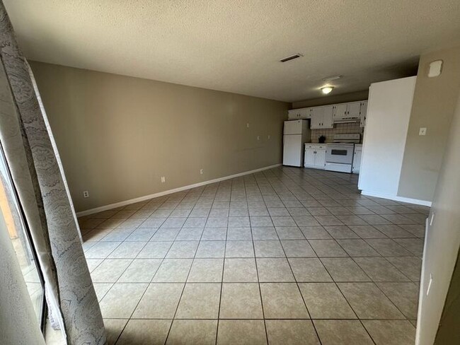 Building Photo - Gulf Breeze - Greenbriar Estates - 2 bedro...