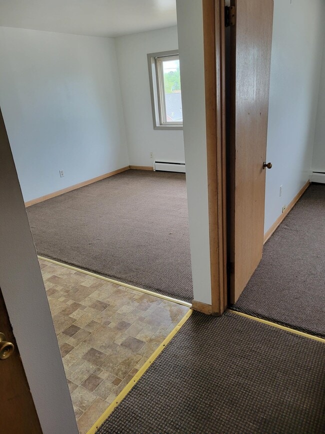 Building Photo - 6521