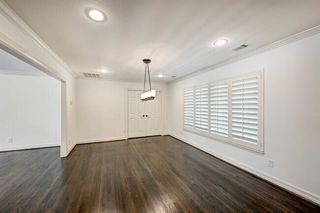 Foto del edificio - 7903 Burgoyne Dr.