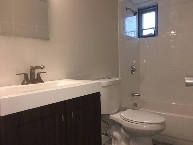 Foto del edificio - Belmont 1 Bed available Now