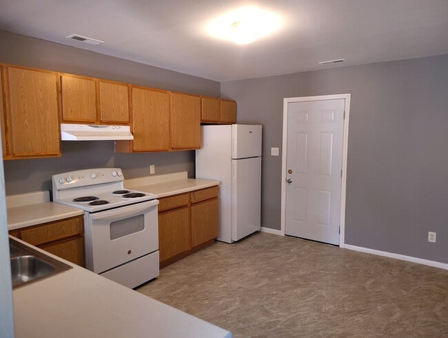 Building Photo - 995 W Pueblo Dr
