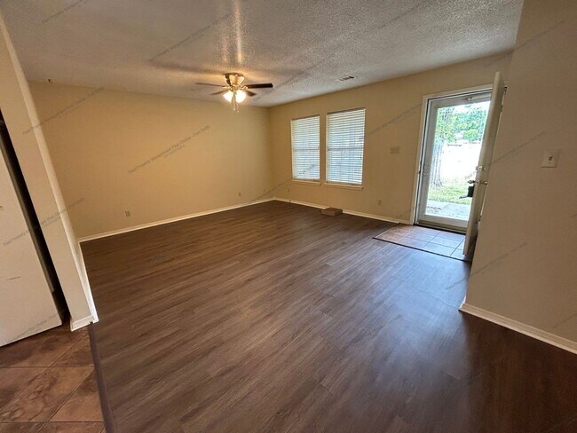 Building Photo - 1413 Grand Oak Dr