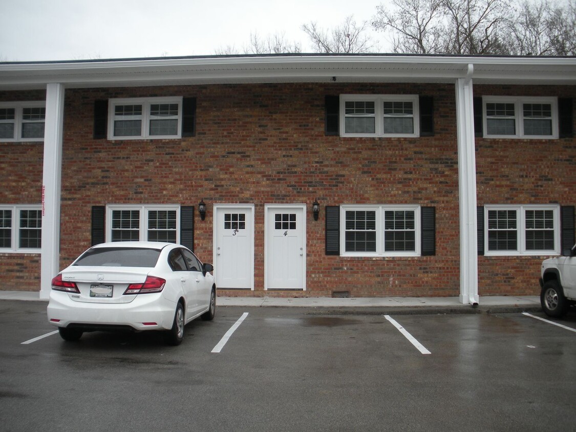 Foto principal - 2 bedroom / 1.5 bath Townhouse Kingsport, TN