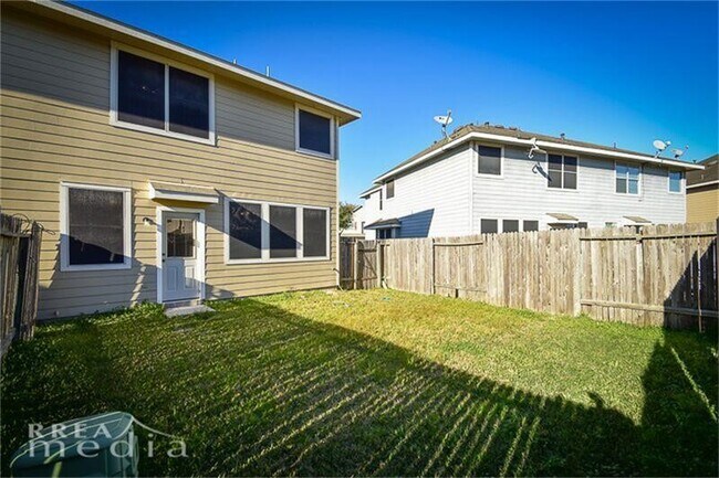 Foto del edificio - 2923 Loganberry Park Ln