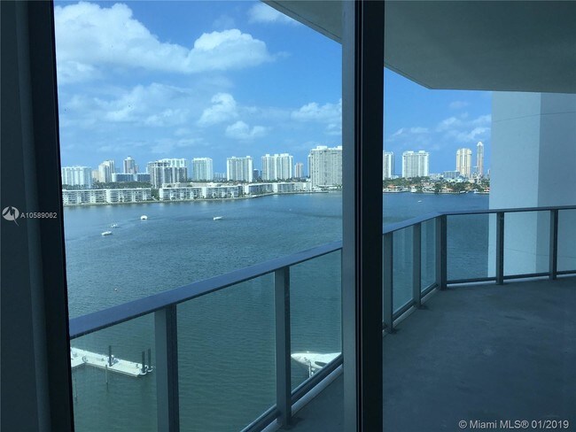 Foto del edificio - 17111 Biscayne Blvd