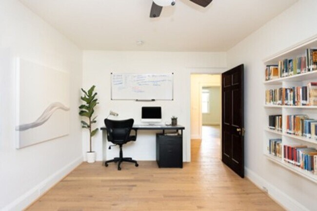 Building Photo - 3410 Oakenshaw Pl