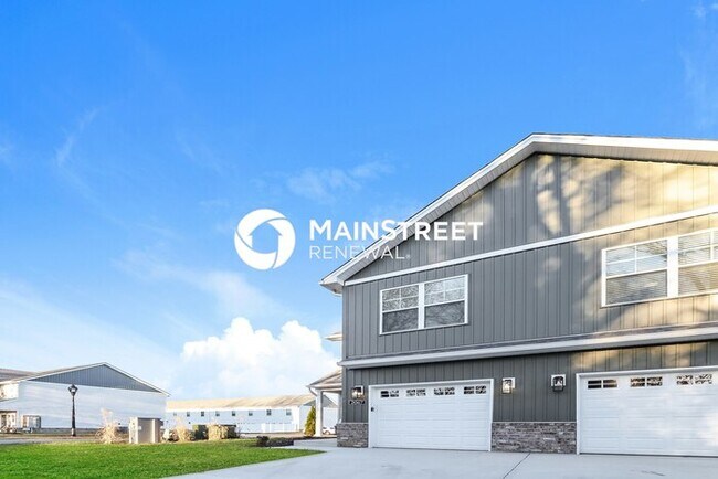 Building Photo - 3 Bedroom Pet-Friendly Home in Jeffersonville, IN with Main Street Renewal