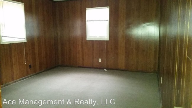 Building Photo - 2 br, 1 bath House - 208 8th Ave NW