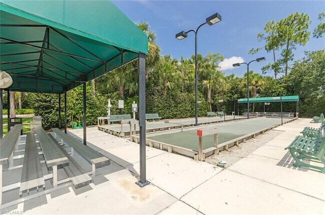 Foto del edificio - 5620 Sherborn Dr