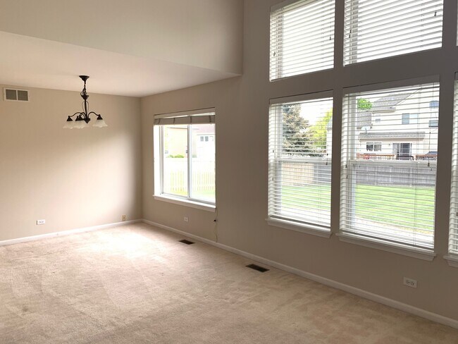 Building Photo - 1219 Sanctuary Ln