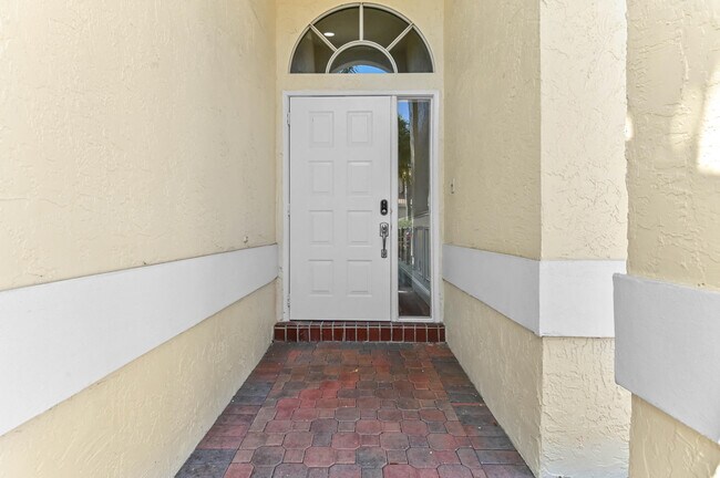 Foto del edificio - 17309 Balboa Point Way