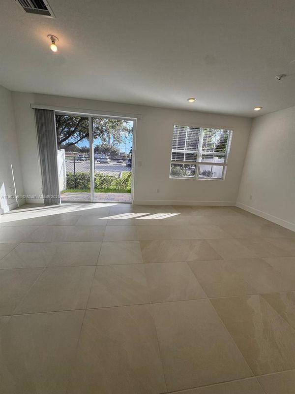Foto del edificio - 17108 SW 2nd Cir