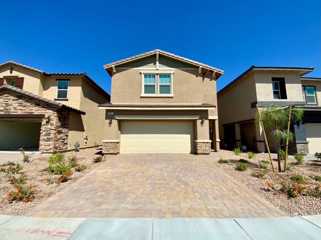 Foto principal - Brand New construction 1865sqft, 4 BED/ 2....